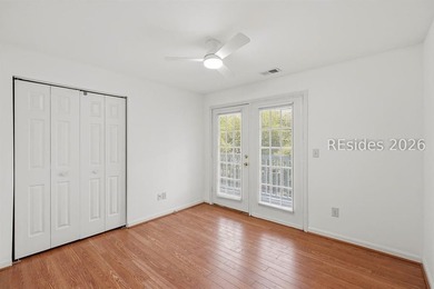 Welcome to this beautifully updated 3-bedroom, 2-bath villa - photo 18