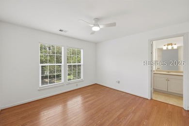 Welcome to this beautifully updated 3-bedroom, 2-bath villa - photo 21