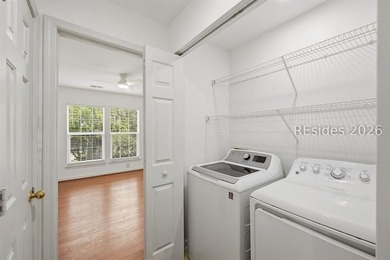 Welcome to this beautifully updated 3-bedroom, 2-bath villa - photo 26
