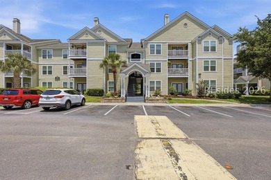 Welcome to this beautifully updated 3-bedroom, 2-bath villa - photo 41