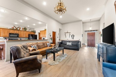The ULTIMATE FAMILY RETREAT & POWERHOUSE INVESTMENT opportunity - photo 7