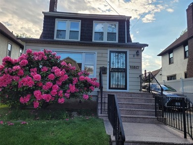 Welcome to this beautifully maintained, detached colonial on a - photo 2