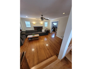 Welcome to this beautifully maintained, detached colonial on a - photo 5