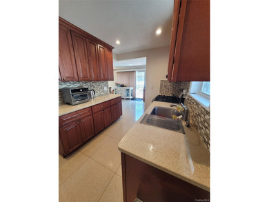 Welcome to this beautifully maintained, detached colonial on a - photo 10