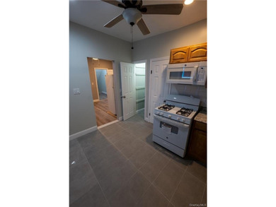 Welcome to Flatlands Ave! This beautifully renovated multifamily - photo 21