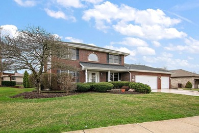 (private lake, pond, creek) Home For Sale in New Lenox Illinois
