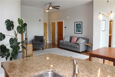 Attention Investors: Rental permits available! Fantastic - photo 7