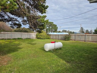 Income Potential! Welcome to this adorable 3-bedroom 1-bath home - photo 44