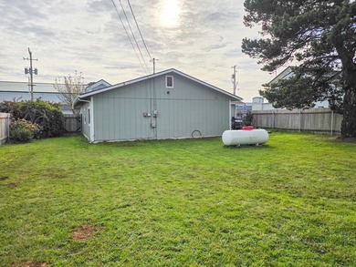 Income Potential! Welcome to this adorable 3-bedroom 1-bath home - photo 46
