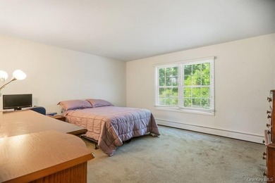 Welcome to this well maintained 3 bedroom, 2.5 bath home - photo 8