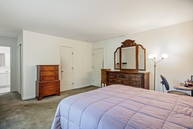 Welcome to this well maintained 3 bedroom, 2.5 bath home - photo 9