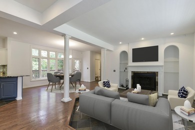 Lake Taneycomo Home For Sale in Branson Missouri