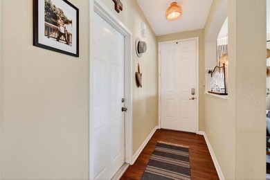 Beautifully maintained 3-bedroom, 2.5-bath townhome with a 1-car - photo 5