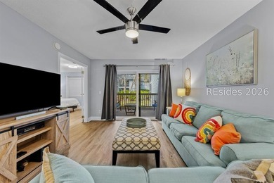 Completely renovated, this 2-bedroom, 2-bath Treetops villa - photo 2