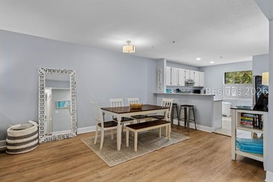 Completely renovated, this 2-bedroom, 2-bath Treetops villa - photo 8