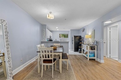 Completely renovated, this 2-bedroom, 2-bath Treetops villa - photo 9