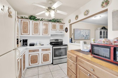 Spacious and cozy 2rd floor Condo 1 br 1.5 bath This condo is - photo 3