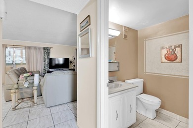 Spacious and cozy 2rd floor Condo 1 br 1.5 bath This condo is - photo 8