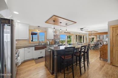 STUNNING LAKE VIEW + PRIME LOCATION. Beautifully renovated and - photo 11