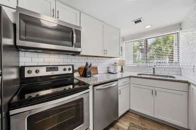 One of the finest 3 BR, 2 BA villas in Seascape, featuring an - photo 11