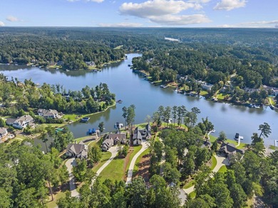 MODERN CALIFORNIA-INSPIRED LAKEFRONT RETREAT WITH POOL | Built