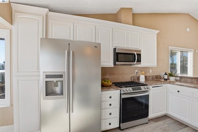 Experience the ultimate waterfront lifestyle at 5502 Drakes - photo 14