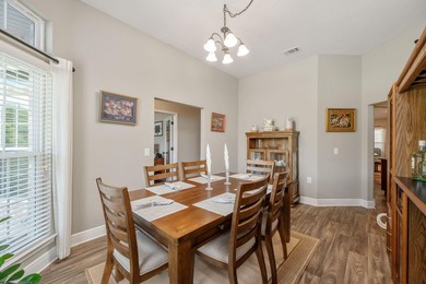 Welcome to this beautifully maintained all-brick 4 bedroom 3 - photo 8
