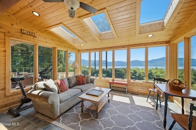 STUNNING LAKE VIEW + PRIME LOCATION. Beautifully renovated and - photo 21