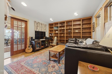 STUNNING LAKE VIEW + PRIME LOCATION. Beautifully renovated and - photo 22