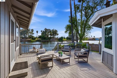Experience the ultimate waterfront lifestyle at 5502 Drakes - photo 29