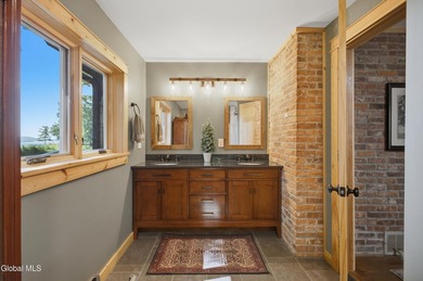 STUNNING LAKE VIEW + PRIME LOCATION. Beautifully renovated and - photo 33