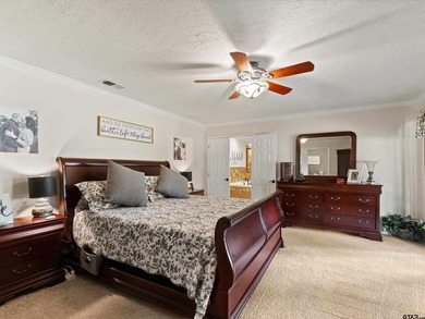 Updated 4 bedroom, (office could be used as a 5th bedroom) 3 - photo 4