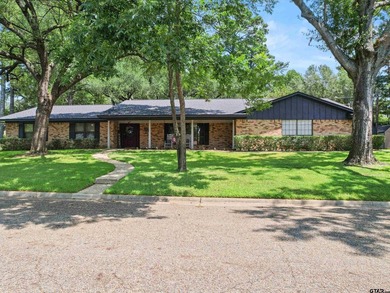 Updated 4 bedroom, (office could be used as a 5th bedroom) 3 - photo 8
