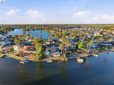 Experience the ultimate waterfront lifestyle at 5502 Drakes - photo 39