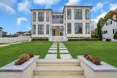 Introducing the pinnacle of luxury living! Designed by renowned - photo 1