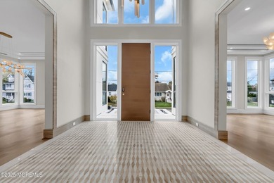 Introducing the pinnacle of luxury living! Designed by renowned - photo 2