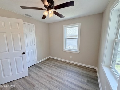 This contemporary home with four bedrooms and two bathrooms - photo 22