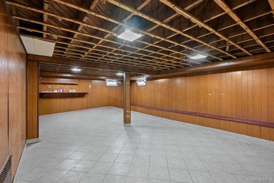 Unbeatable Location! Situated on a quiet cul-de-sac in the - photo 27