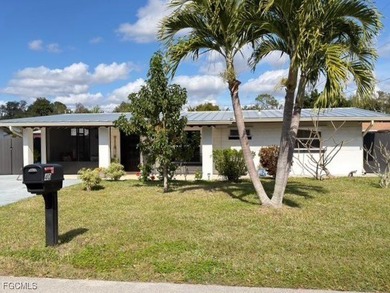 This beautifully maintained home features 3 bedrooms and 1 - photo 1
