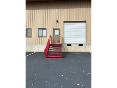 Beautiful Commercial Property that is just right for a live/work