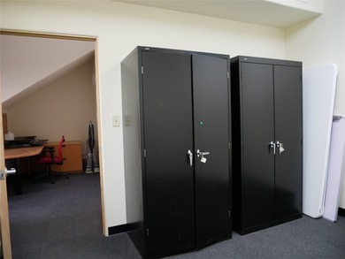 Beautiful Commercial Property that is just right for a live/work