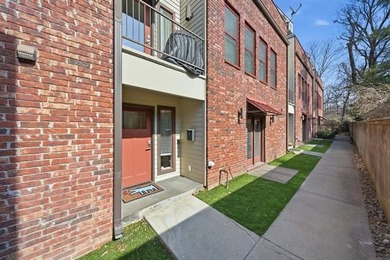 Arkansas River Townhome/Townhouse For Sale in Tulsa Oklahoma