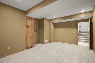 BRAND NEW ROOF! Welcome to this beautifully maintained 4-bedroom - photo 33