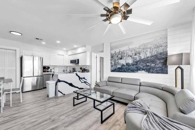 Showings available this Saturday, 12pm-2pm. Clean & Chic 1 BR 1 - photo 3