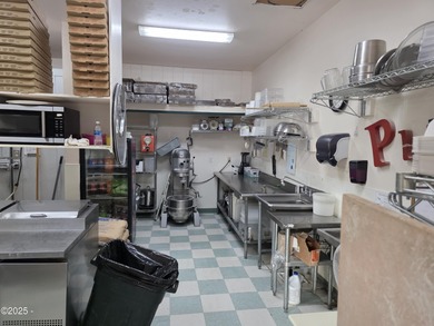 **Turnkey Pizza Restaurant for Sale - Newport, OR** A fantastic - photo 8