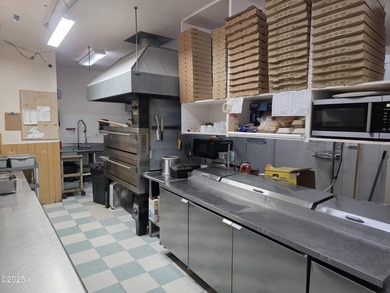 **Turnkey Pizza Restaurant for Sale - Newport, OR** A fantastic - photo 9