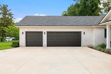 Welcome to Southern Charm! This 5 bedroom, 4 bath home has all - photo 6