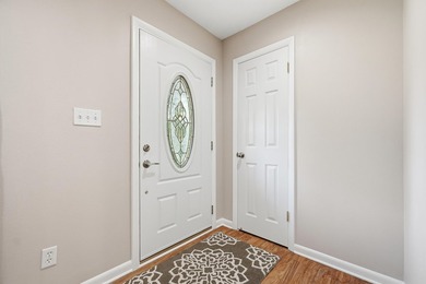 WELCOME HOME... This beautifully remodeled ranch features 4 - photo 6