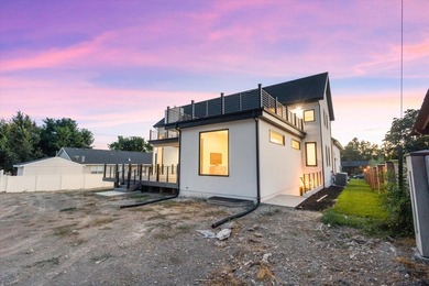 This stunning new home combines modern luxury with thoughtful - photo 44