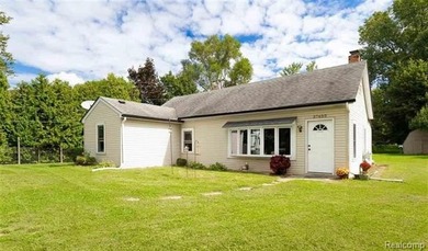 Clinton River Home For Sale in Clinton Township Michigan